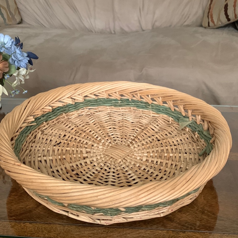 Round Rattan Fruit Basket Bowl Wicker Food Tray Weaved Large Serving Dining